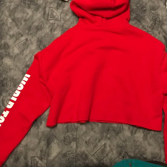 NWOT Justin Bieber world tour cropped hoodie - Picture 4 of 6